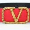 UrbanValore REVERSIBLE V LOGO