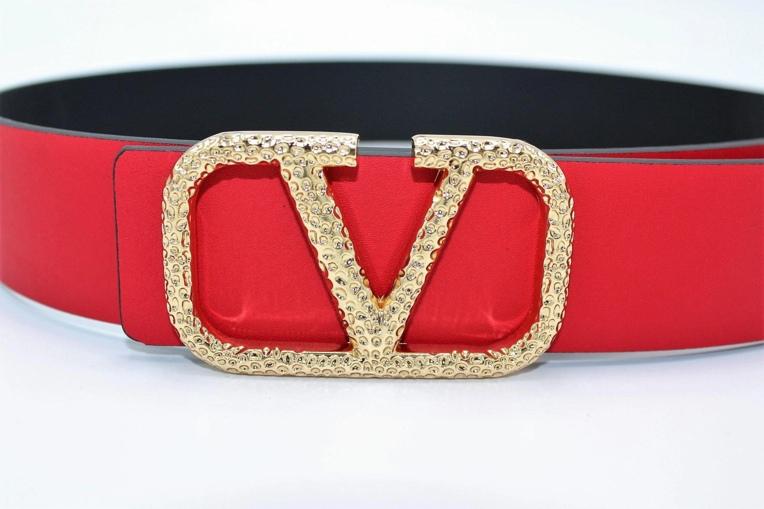 UrbanValore REVERSIBLE V LOGO