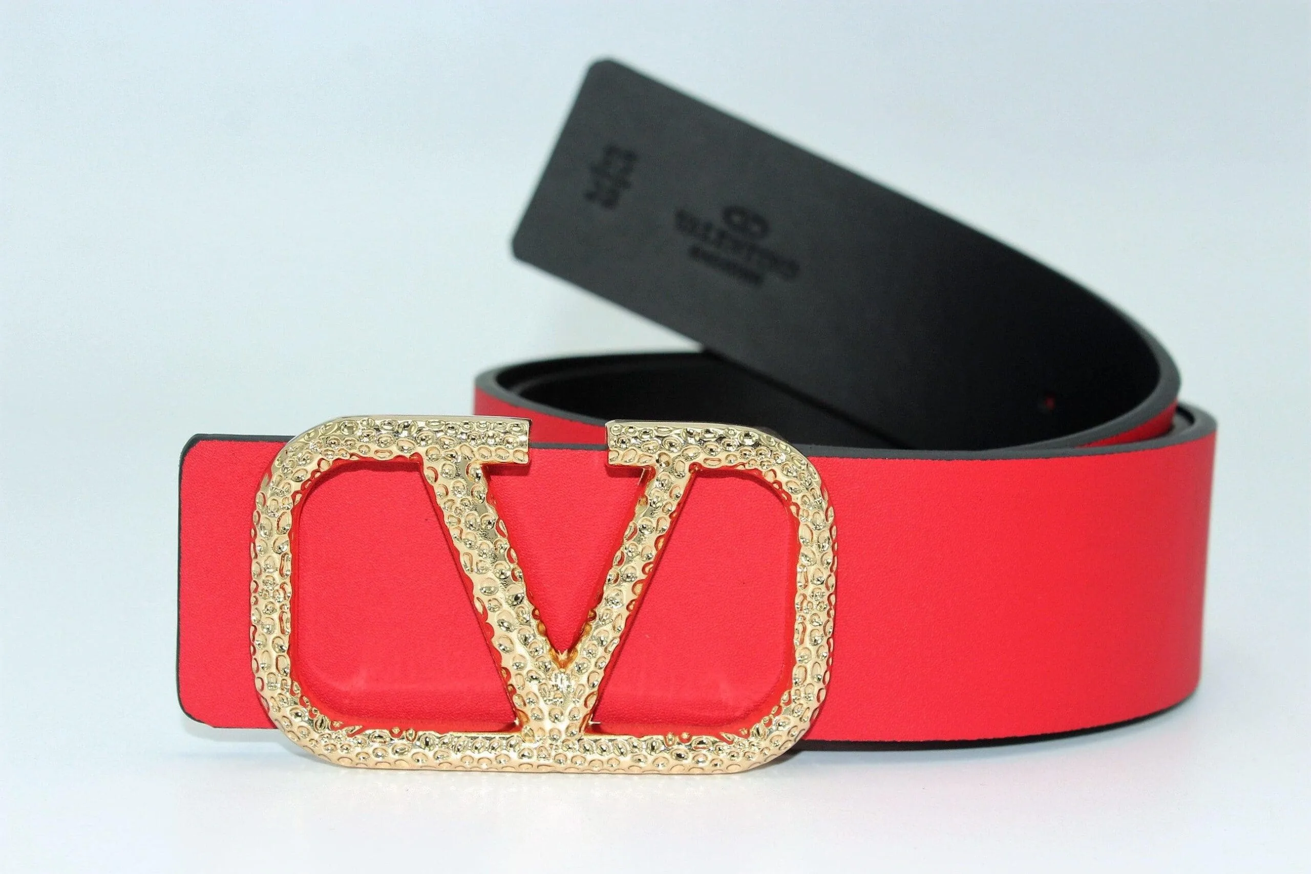 REVERSIBLE V LOGO SIGNATURE BELT IN GLOSSY CALFSKIN - Image 3
