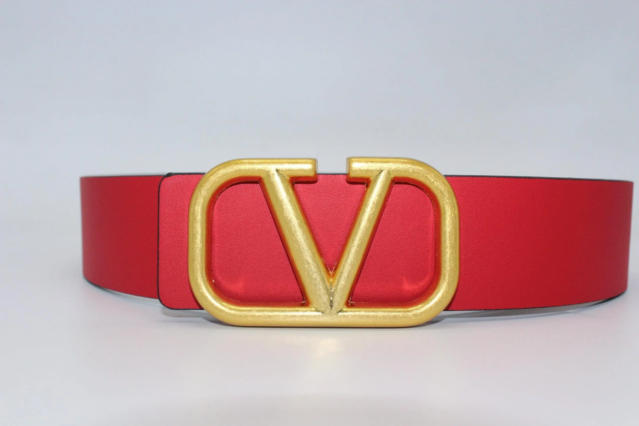 REVERSIBLE V LOGO SIGNATURE BELT IN GLOSSY CALFSKIN - Image 4