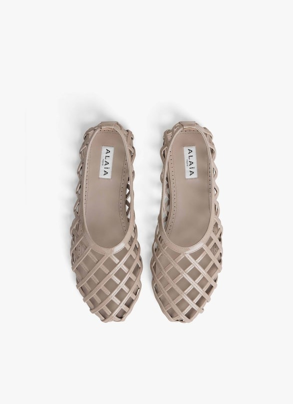Alaia Case Ballet Flats In Grege Patent - AA3A045CK212 - 824 - Image 3