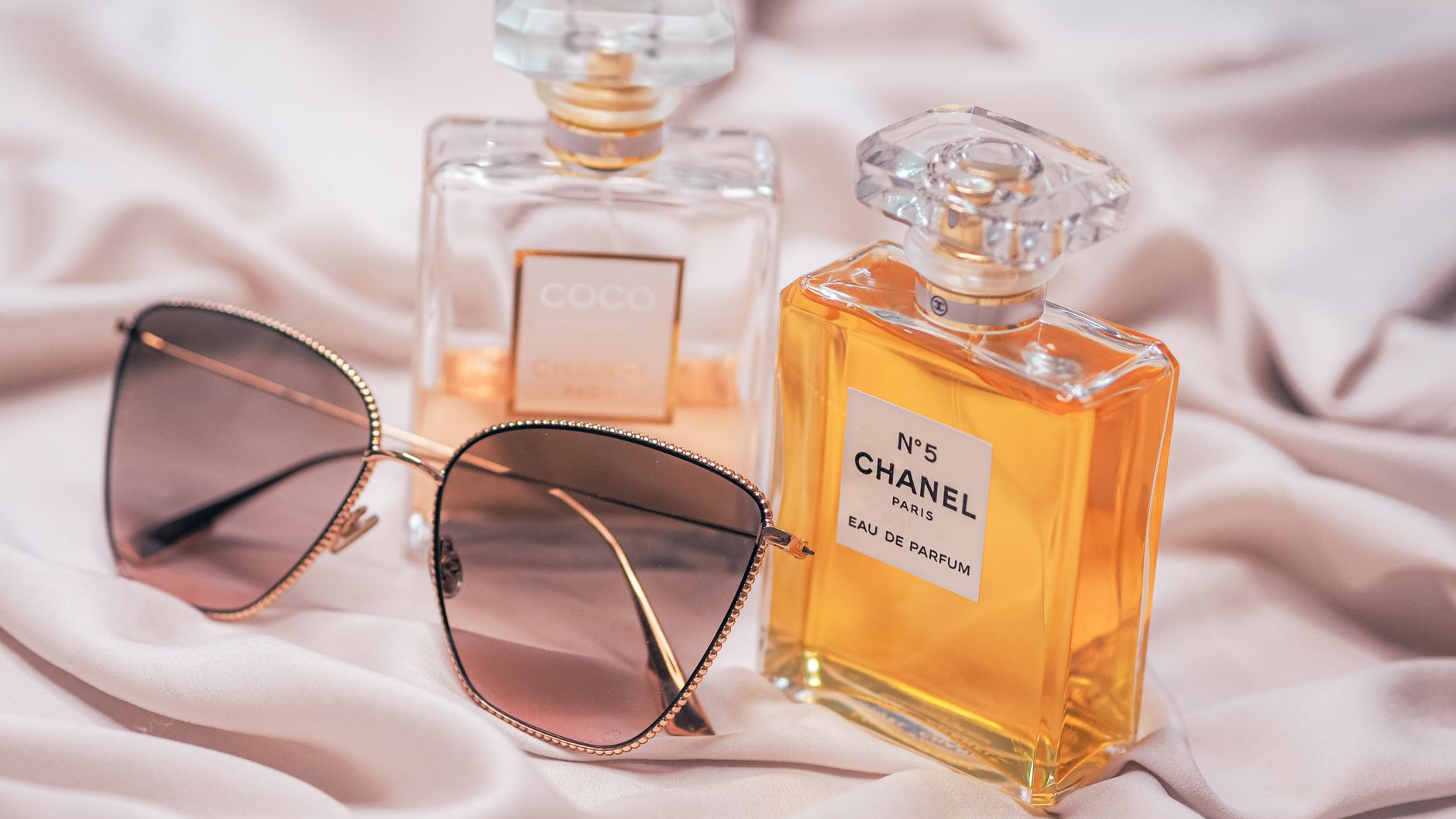 How to Style a Chanel Scarf: Complete Guide