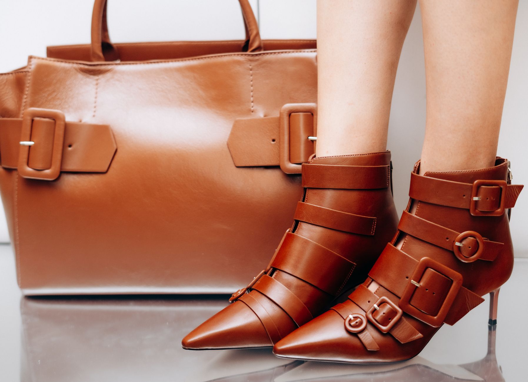 How to Style a Hermes Boots: Complete Guide