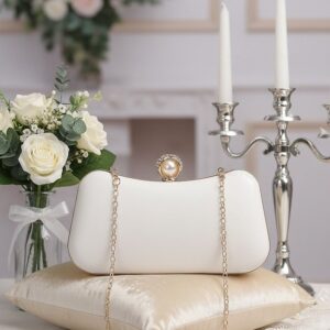 Women’s Leather Wallet in Almond