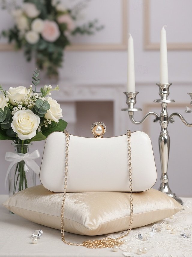 Women’s Leather Wallet in Almond