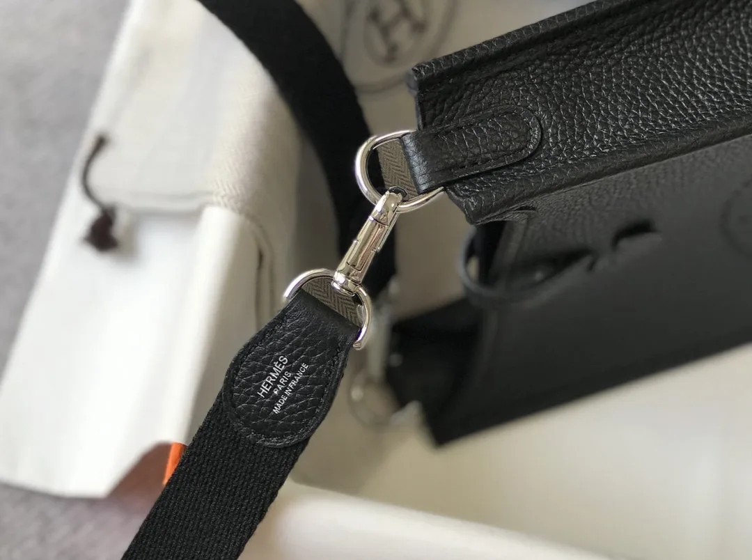 Hermes Evelyne 16 Amazone Shoulder Bag / Black Palladium Hardware - Image 7