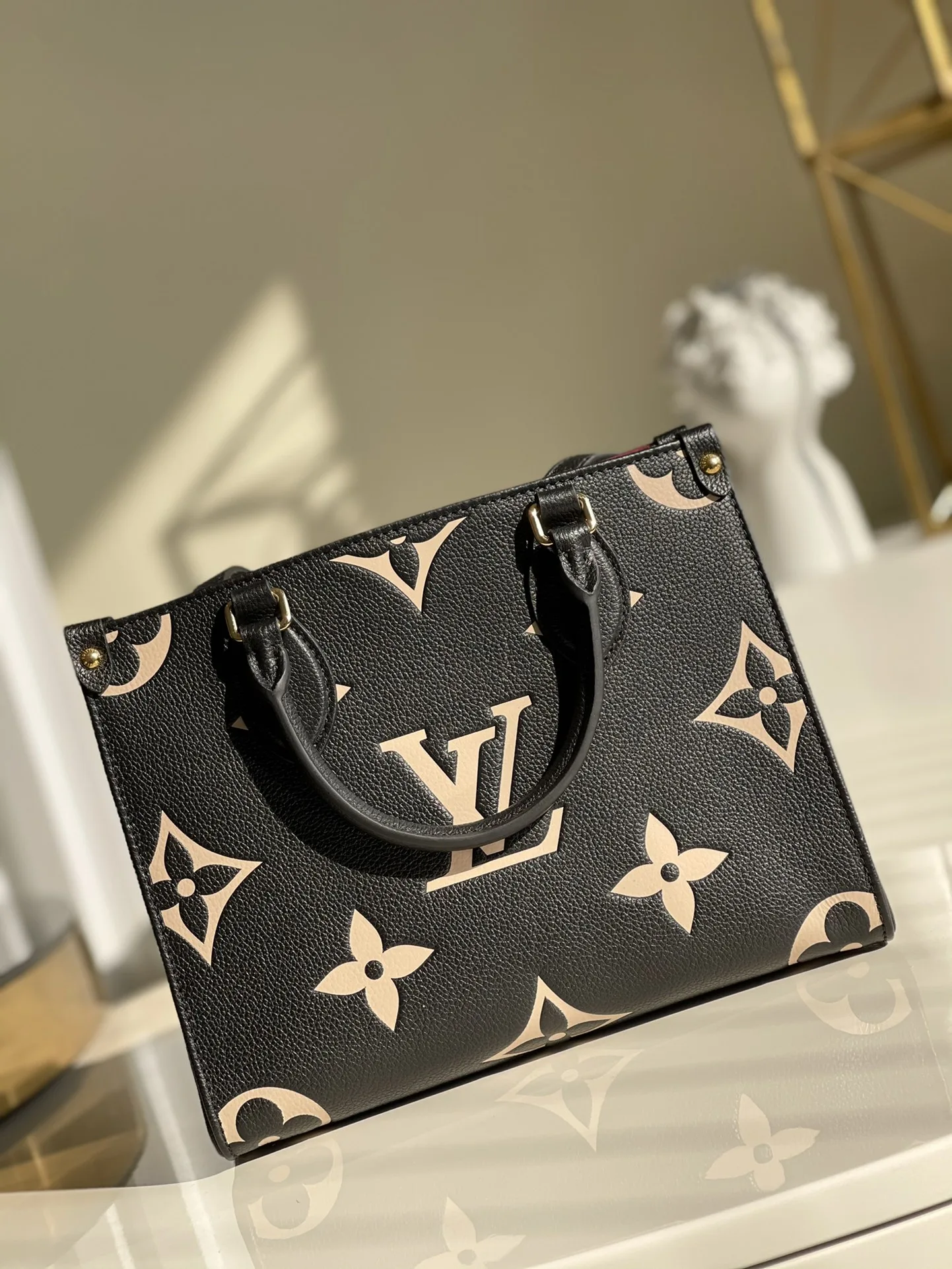 Louis Vuitton OnTheGo PM Tote Bag / Black Gold Hardware - Image 5