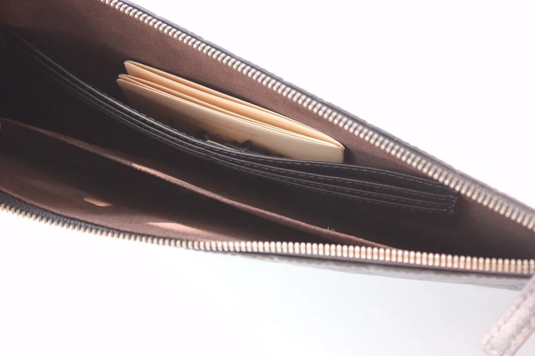 Gucci Microguccissima Pouch Black , Men’s Pouch / - Image 4
