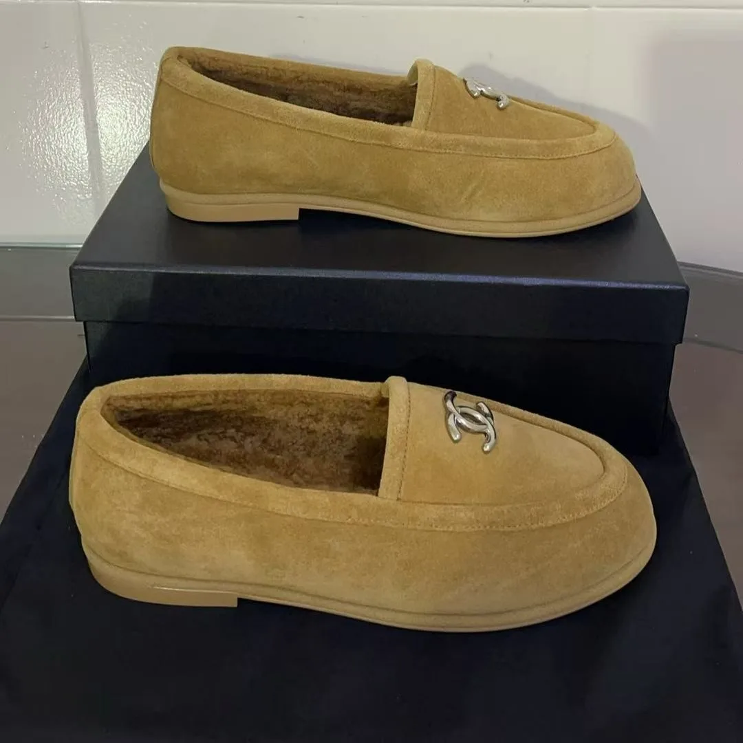 Chanel Shearling Lined Suede Loafers - Size 38EU - 7US - Image 3
