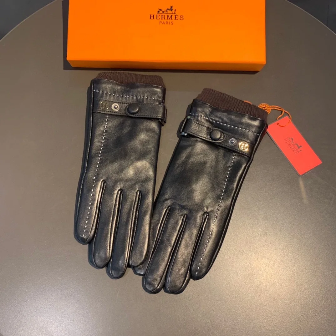 Hermes Soya Gloves In Black - Image 5