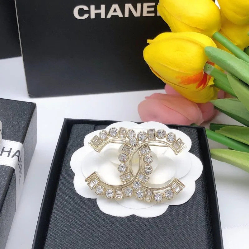 22AW Brooch Gold Tone - Image 7