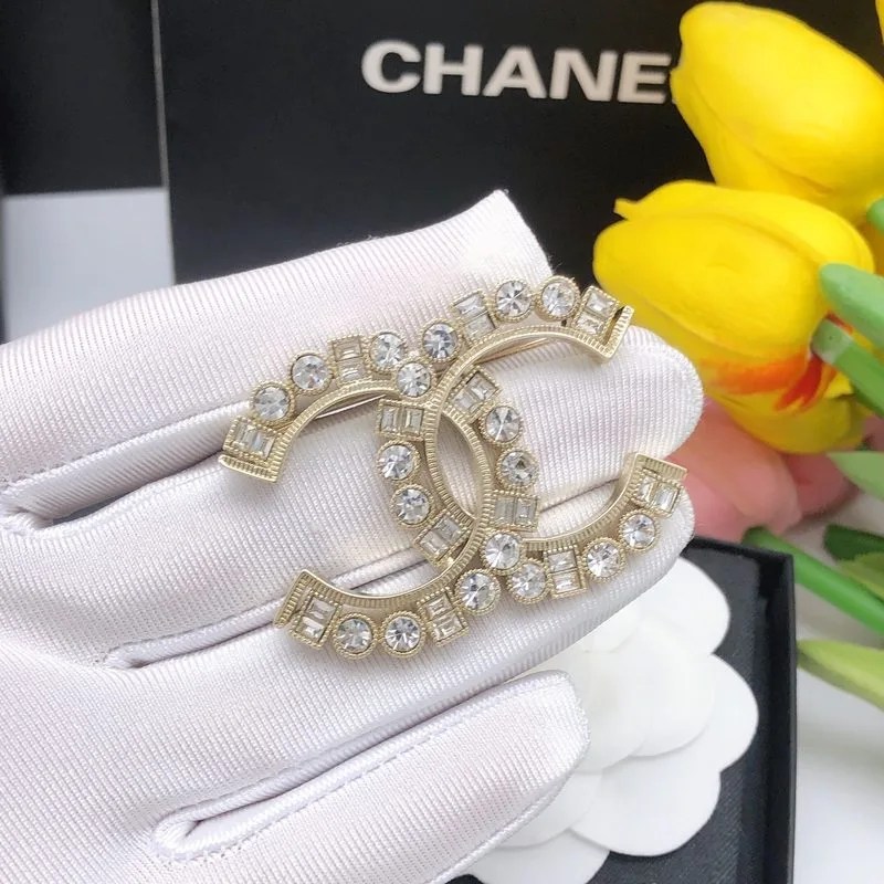 22AW Brooch Gold Tone - Image 8