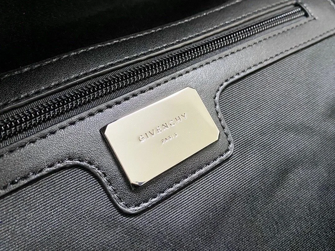Givenchy Essentiel U Backpack Black , Backpacks / GVC - Image 3