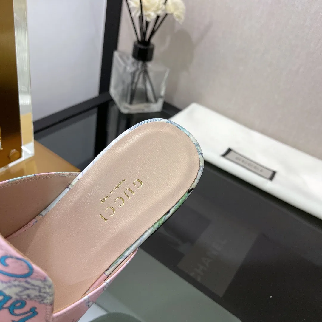 Gucci Women’s GG Princetown Slipper With Tiger White - Image 3