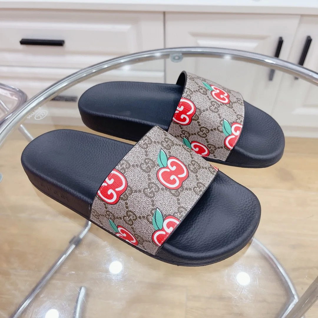 Alternative view of Gucci Women’s Slide Sandal With GG Apple Black
