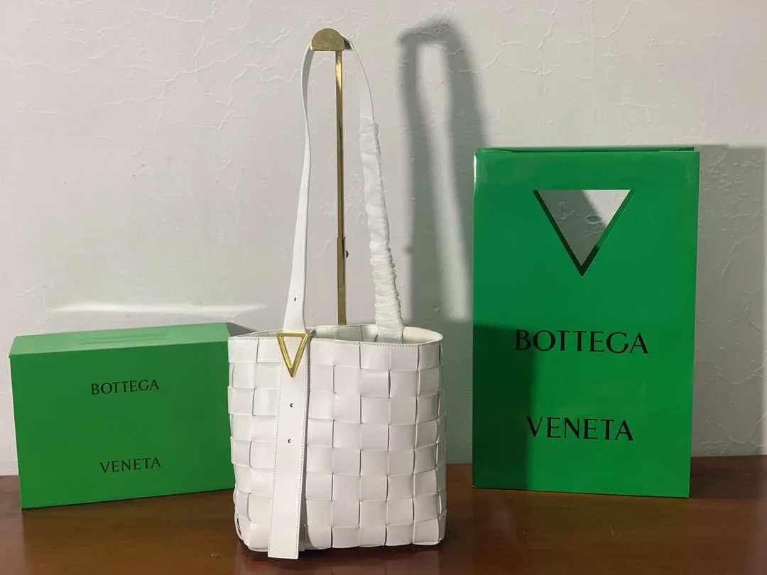 Bottega Veneta Shoulder