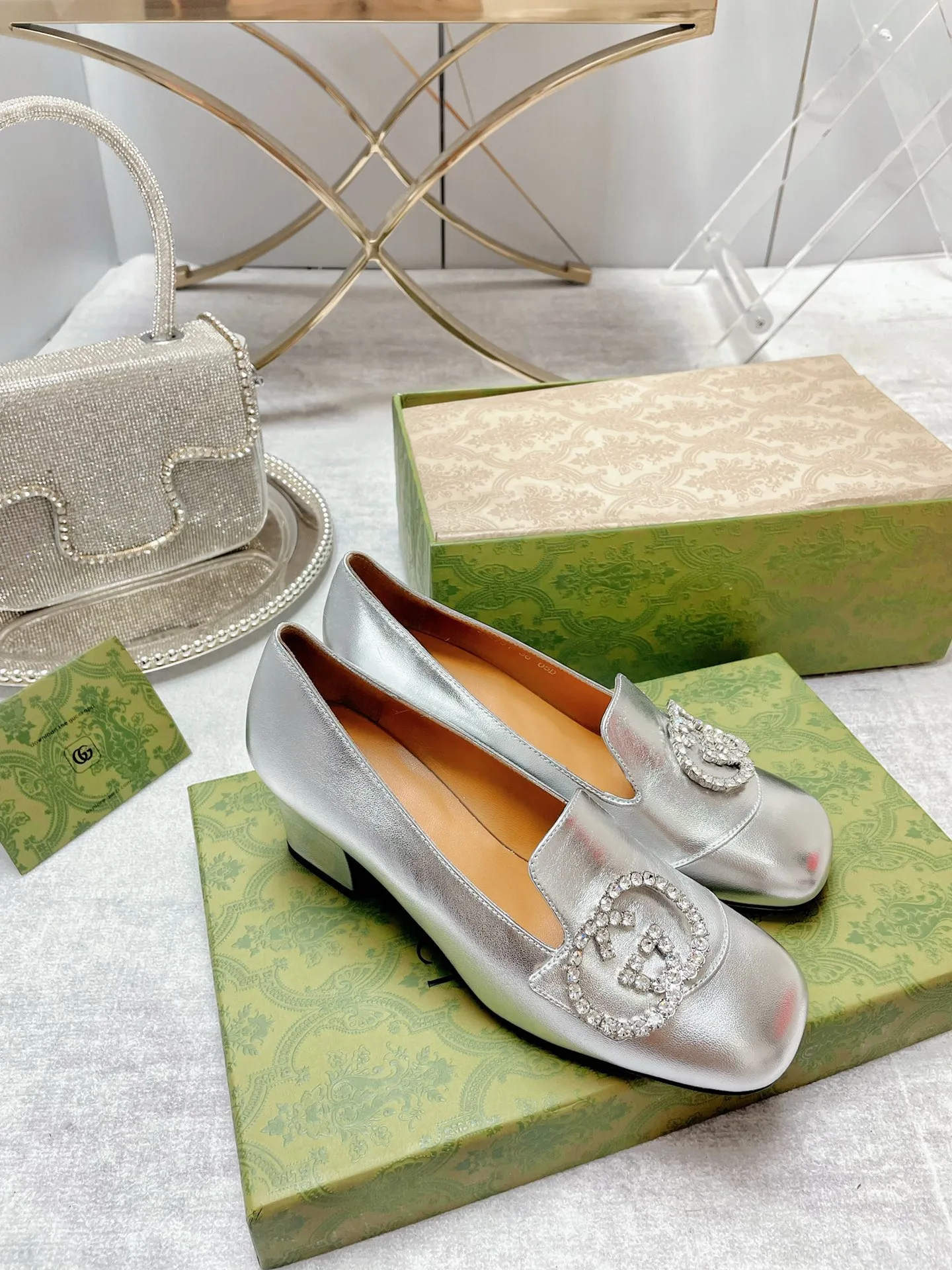 Gucci Women’s Mid-Heel Pump With GG Logo Silver - Image 4
