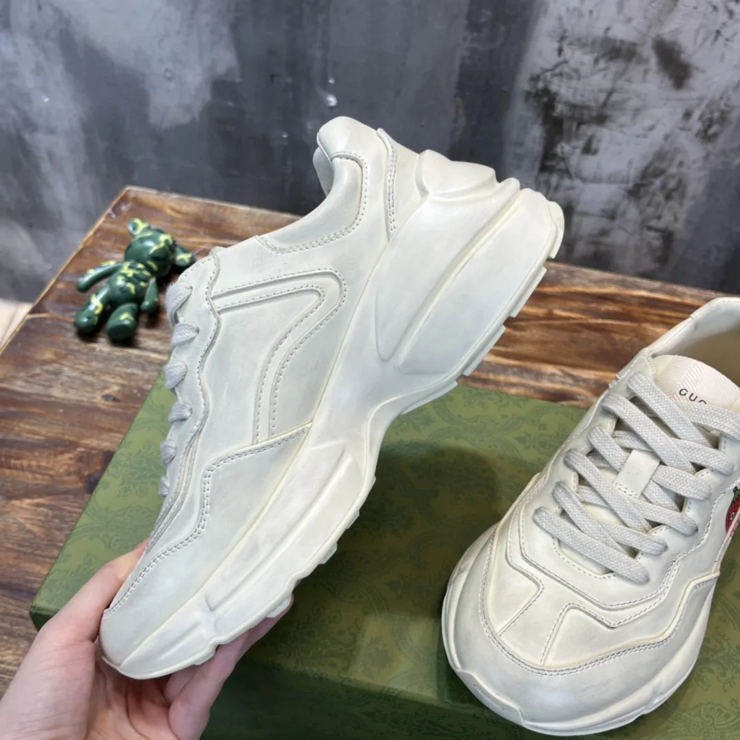 Gucci Men’s Rhyton Sneaker With Strawberry Print Ivory White - Image 8
