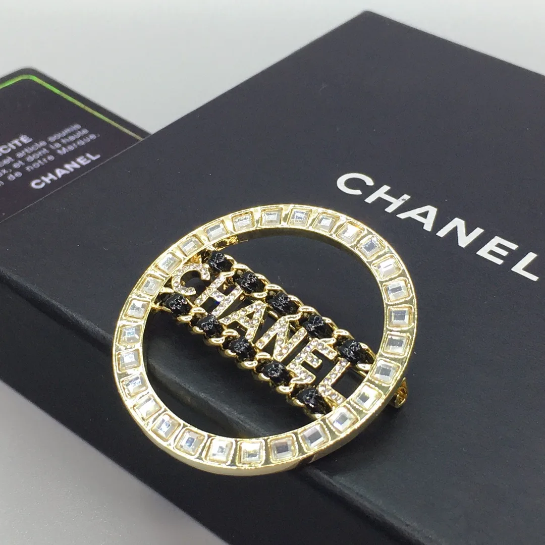Chanel Brooch Gold-toned