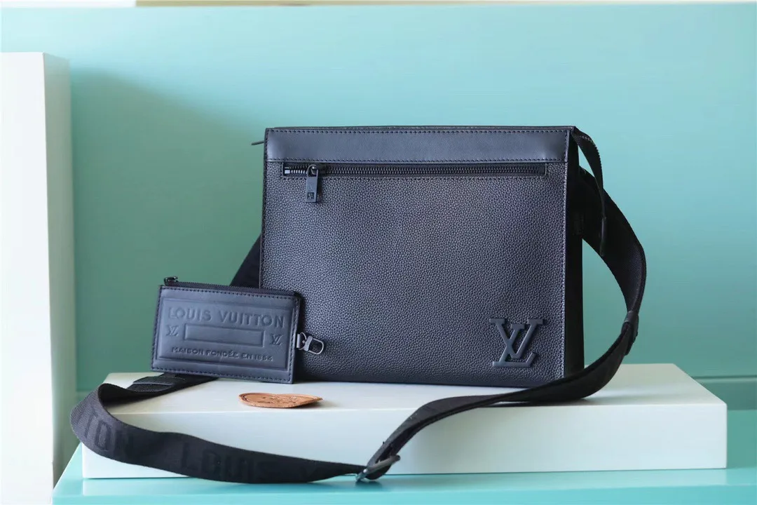 Louis Vuitton Messenger