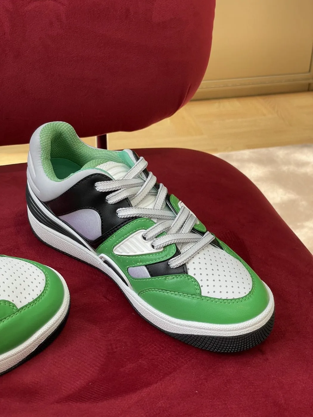 Gucci Women’s Sneaker Gucci Basket Donna Green Demetra - Image 4