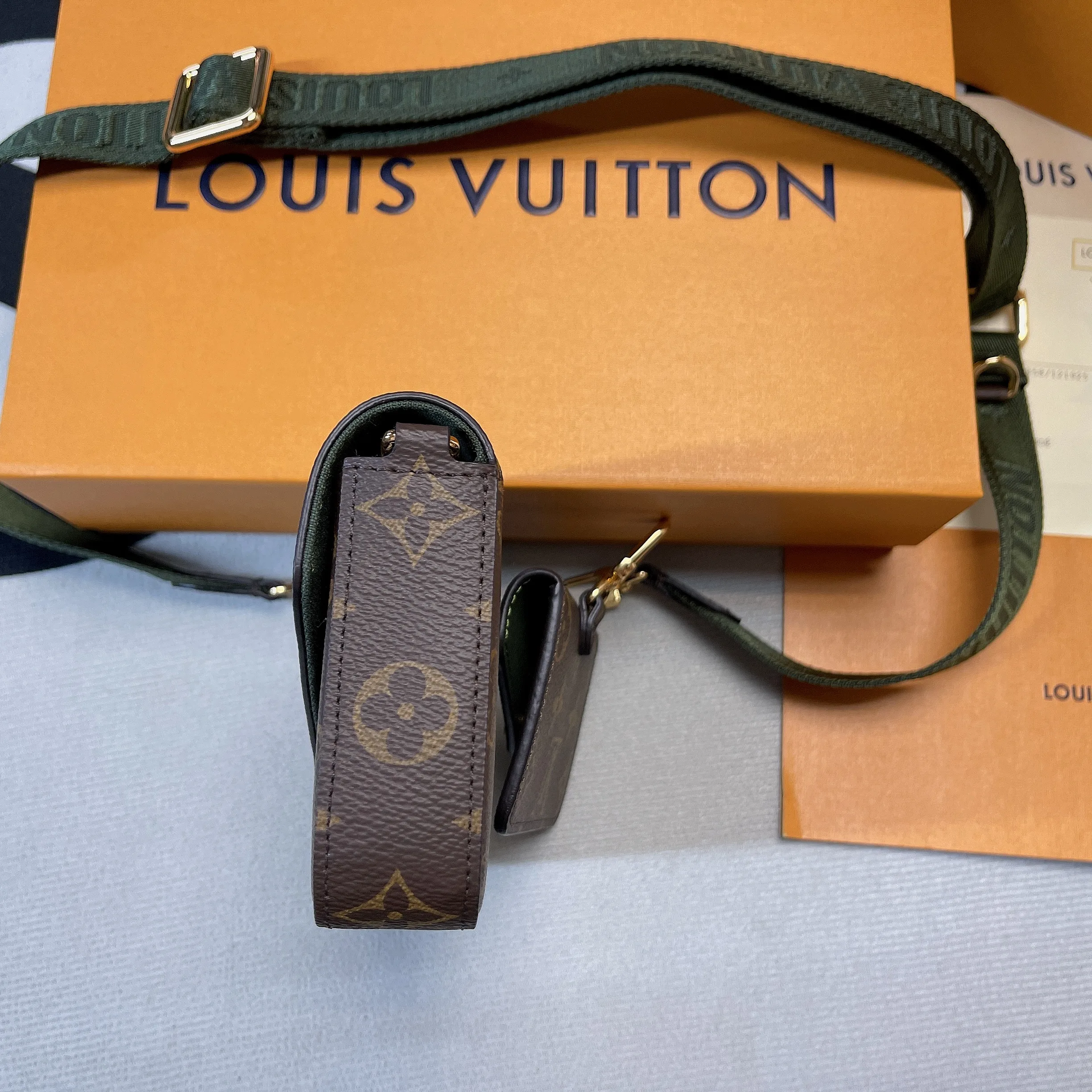 Louis Vuitton Pochette Felicie Strap & Go Wallet Shoulder Bag / Khaki Green Monogram Canvas Gold Hardware - Image 5