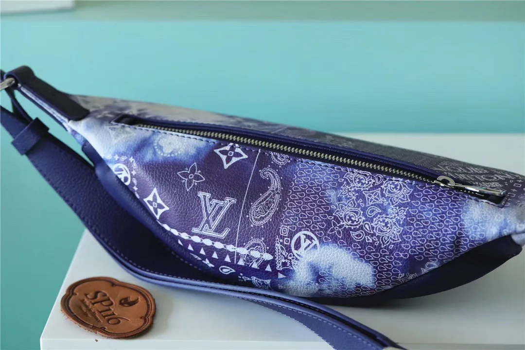 Louis Vuitton Discovery Bumbag PM / Monogram Blue Silver Hardware - Image 9