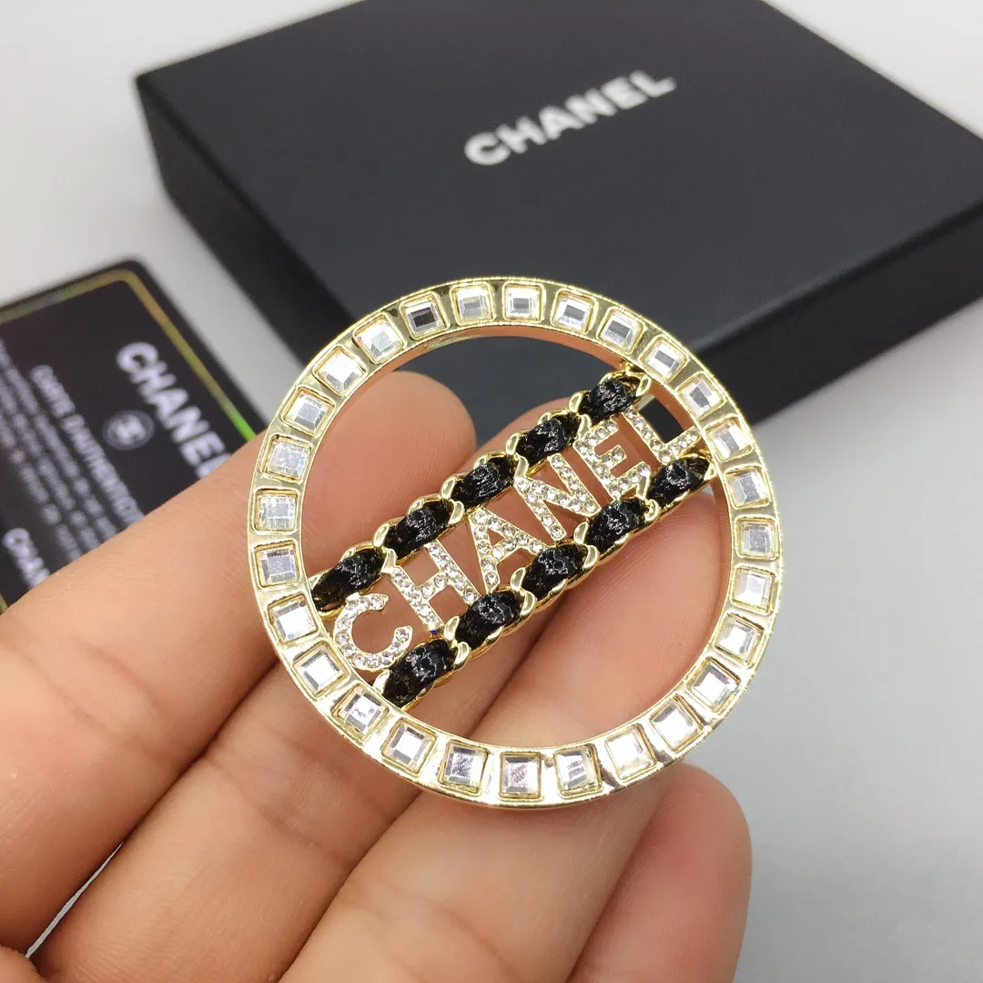 Alternative view of Chanel Brooch Gold-toned Hardware