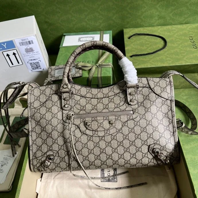 Gucci Luggage Beige