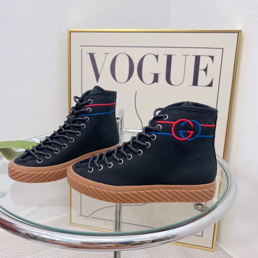 Gucci Women’s Interlocking