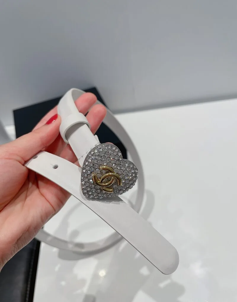 Chanel CC Silver Tone Heart Buckle Belt White - Image 4