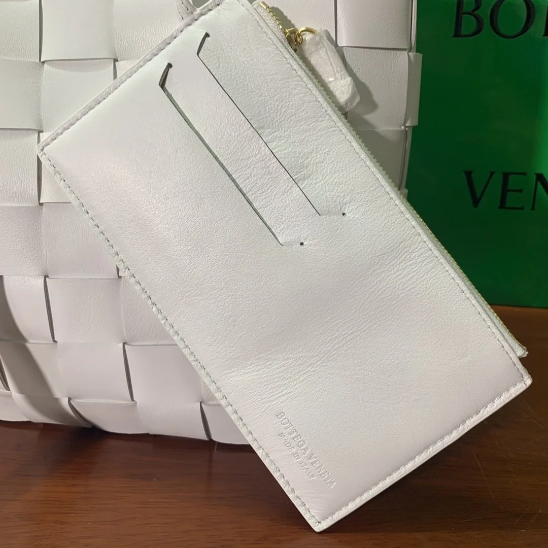 Alternative view of Bottega Veneta Shoulder Bag Nappa White