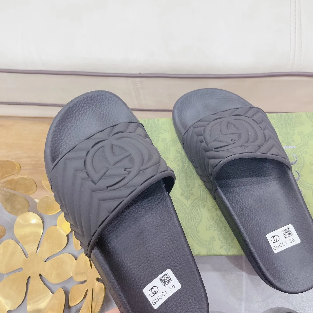 Gucci Mens Quilted GG Rubber Slide Black - Image 8