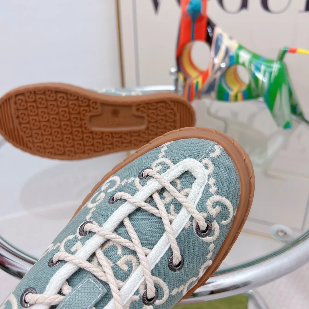 Alternative view of Gucci Women’s Maxi GG Sneaker Grey