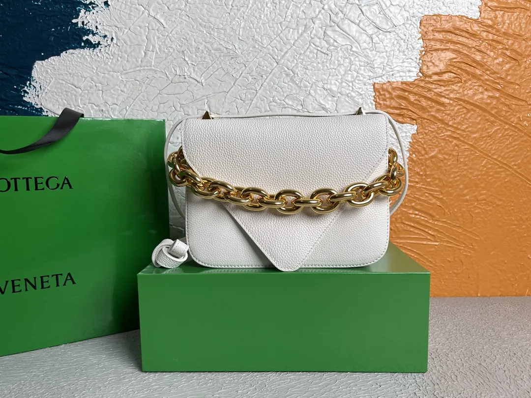 Bottega Veneta Mount