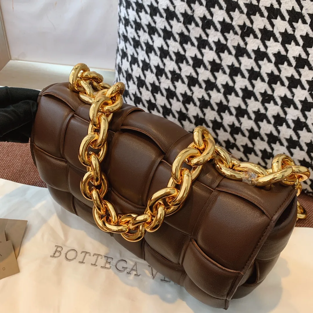 Alternative view of Bottega Veneta Chain Cassette Fondant
