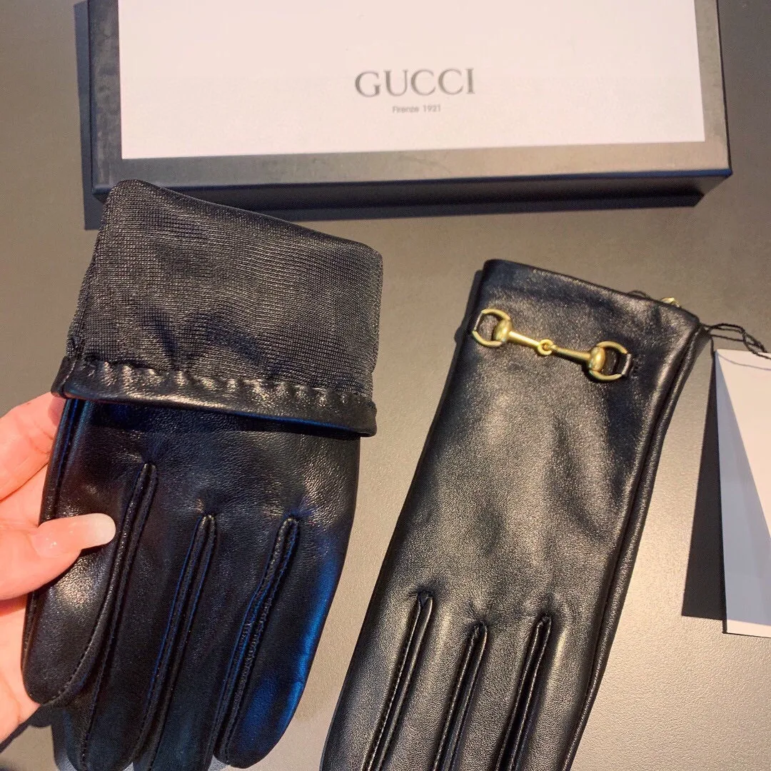 Gucci Gloves With Hoursebit In Black - Image 3