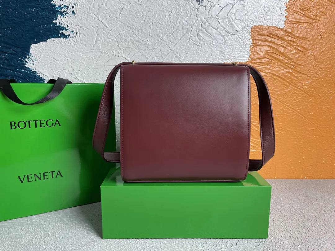 Alternative view of Bottega Veneta Clip Bag Purple