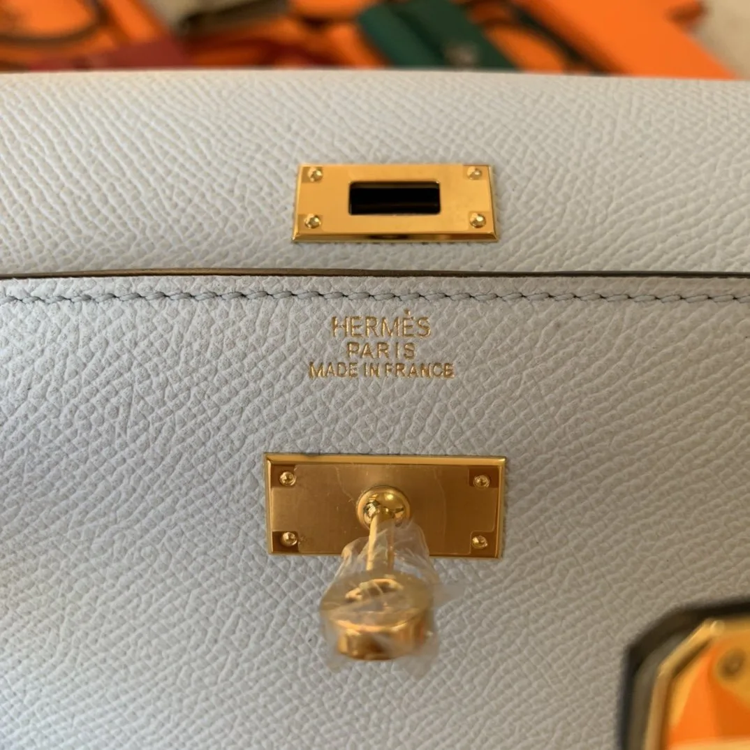 Alternative view of Hermes Kelly Wallet To Go Woc Epsom White
