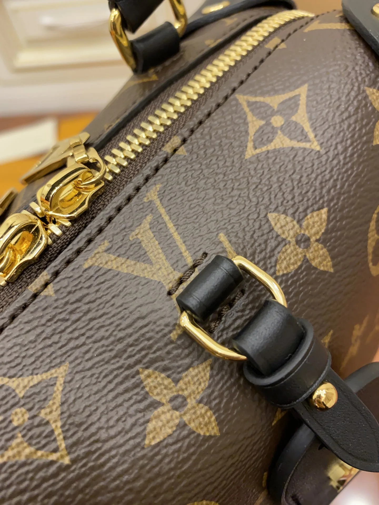Louis Vuitton Handle Bags Brown - Image 3