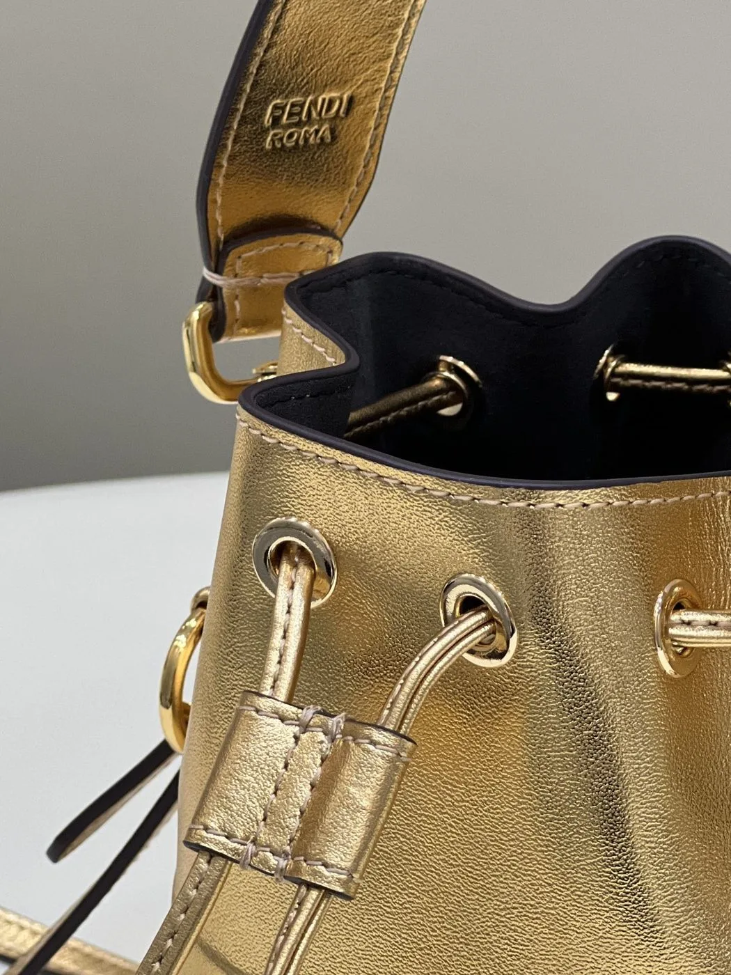 Fendi Mon Tresor Gold - Image 4