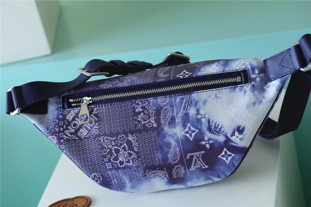 Louis Vuitton Discovery Bumbag PM / Monogram Blue Silver Hardware - Image 7