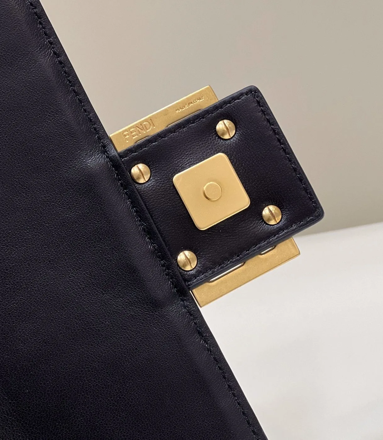 Fendi Baguette Black - Image 5