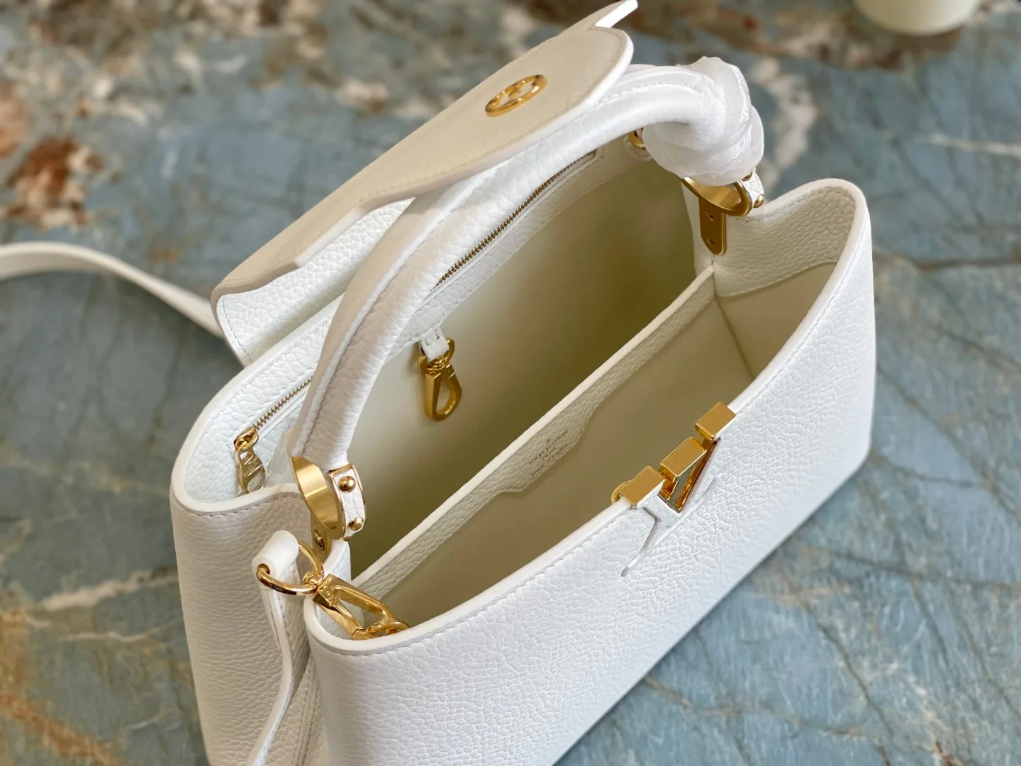 Louis Vuitton Capucines MM Top Handle Bag / White Gold Hardware - Image 6