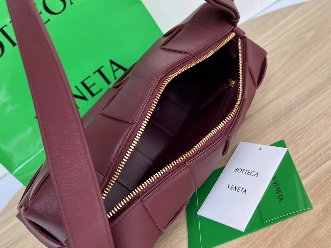 Bottega Veneta Brick Cassette Red - Image 4