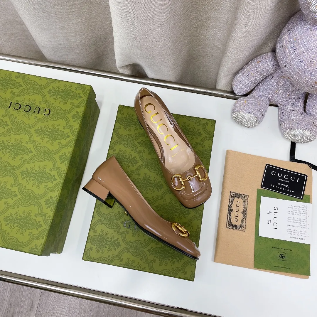 Alternative view of Gucci Mid-Heel Pump With Horsebit Green