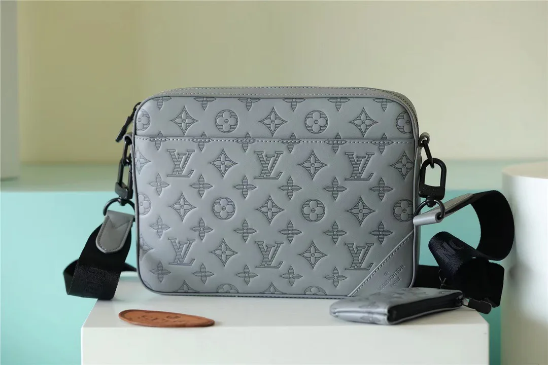 Louis Vuitton Duo