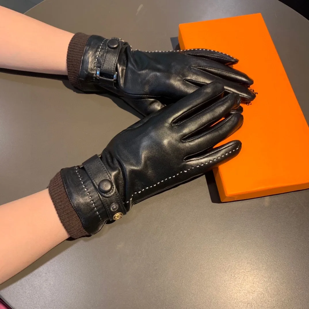Hermes Soya Gloves In Black - Image 8