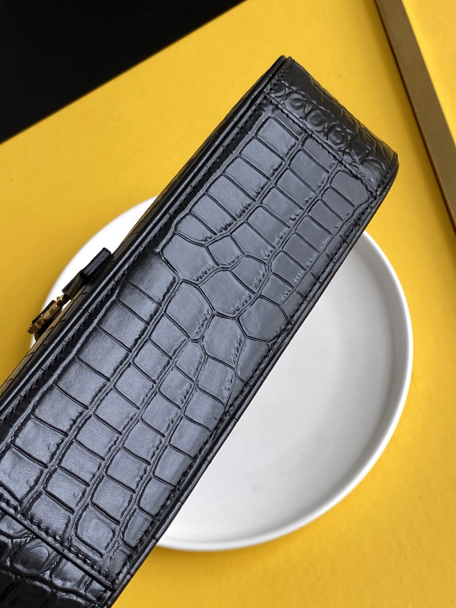 Saint Laurent LE 5 À 7 Hobo Bag Black In Embossed Material / YSL - Image 4