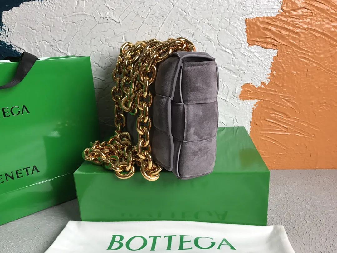 Bottega Veneta Chain Cassette Gray - Image 3